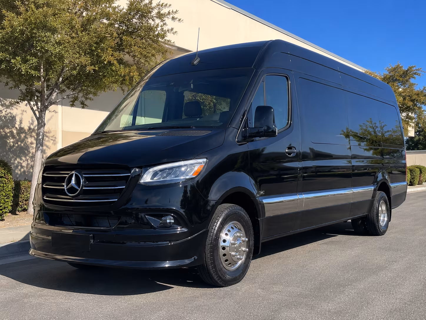 El Paso Airport Shuttle & Transportation party bus exterior
