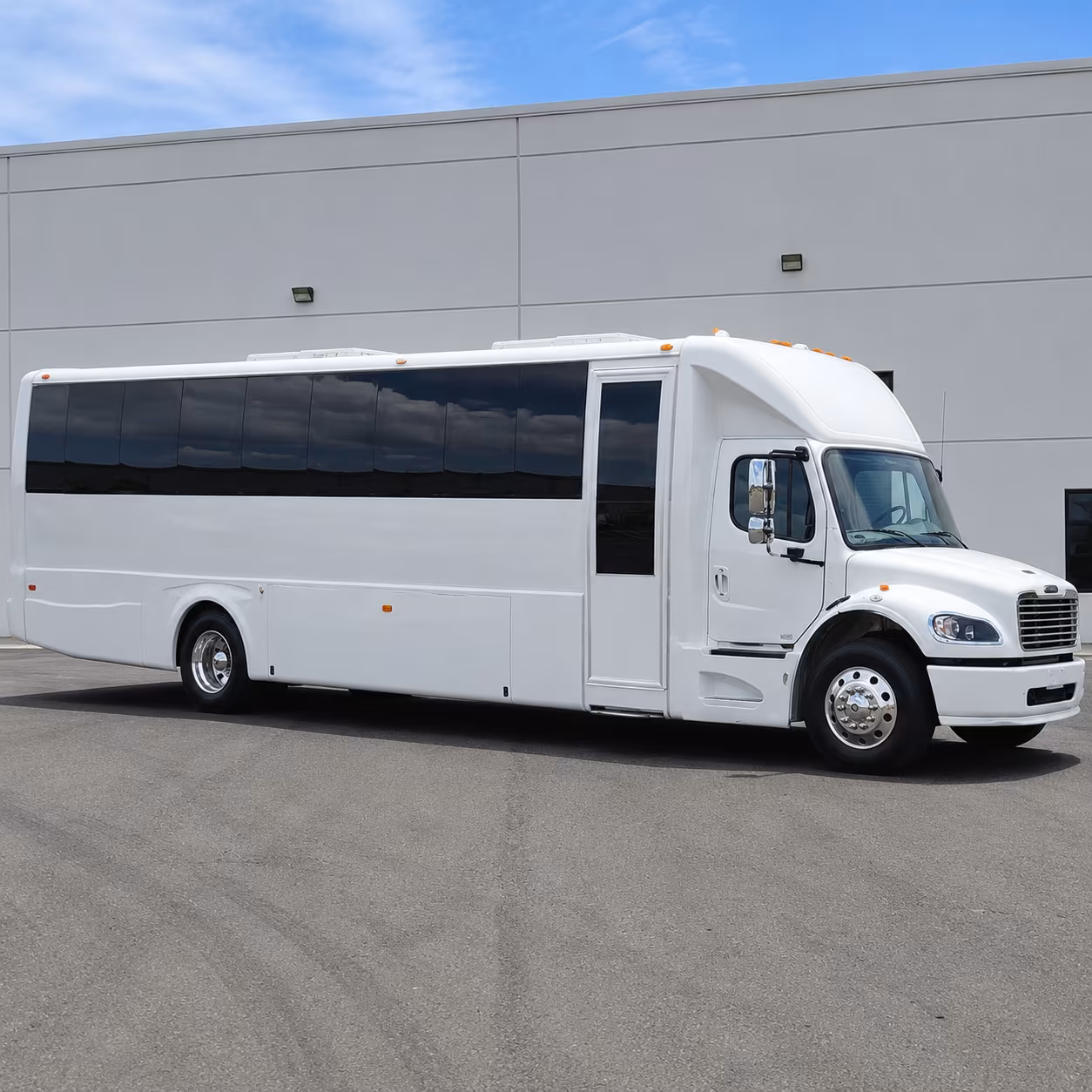 El Paso Birthday, Sweet 16, & Quinceañera Transportation party bus exterior