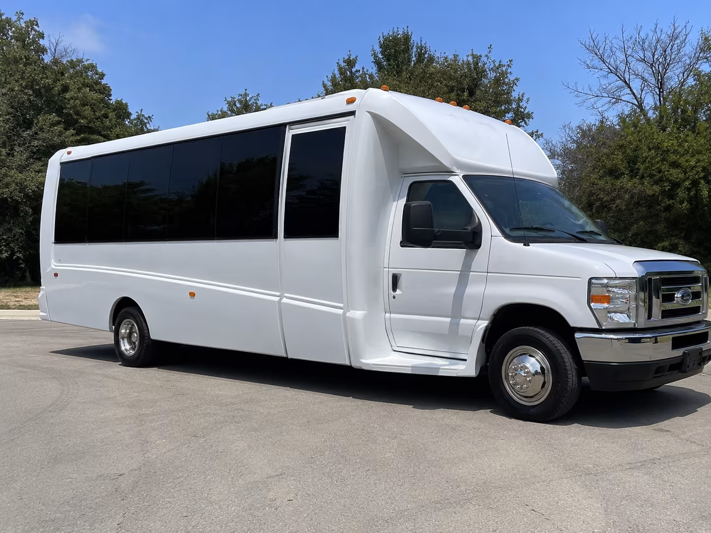 El Paso Prom & Homecoming Transportation party bus exterior