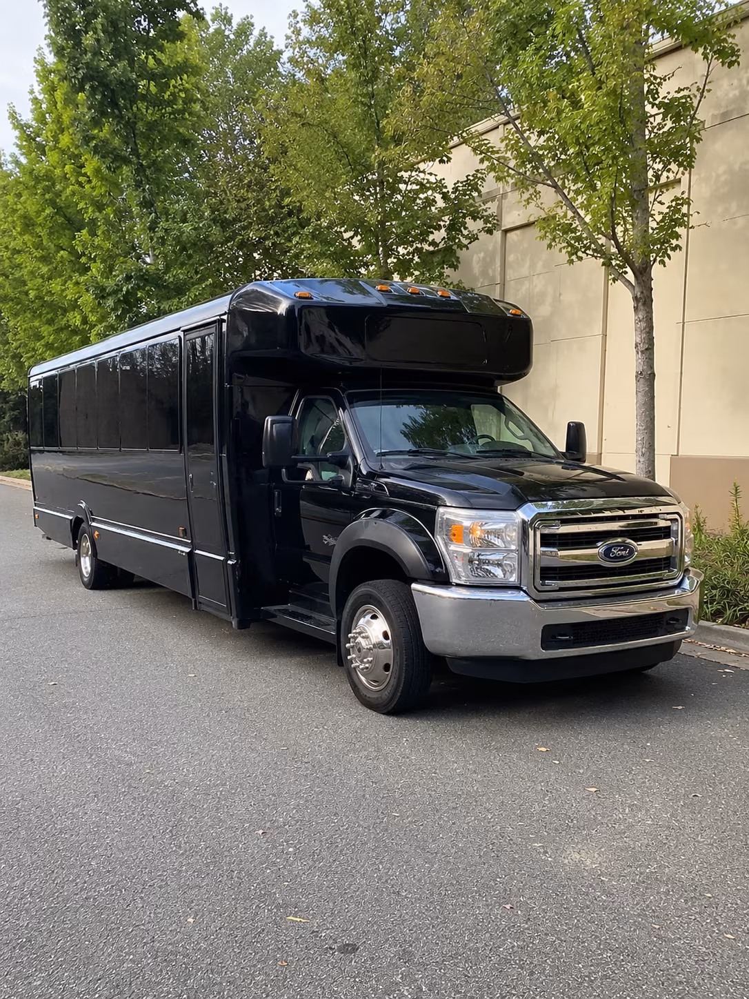 El Paso Winery Tour & Pub Crawl Transportation party bus exterior